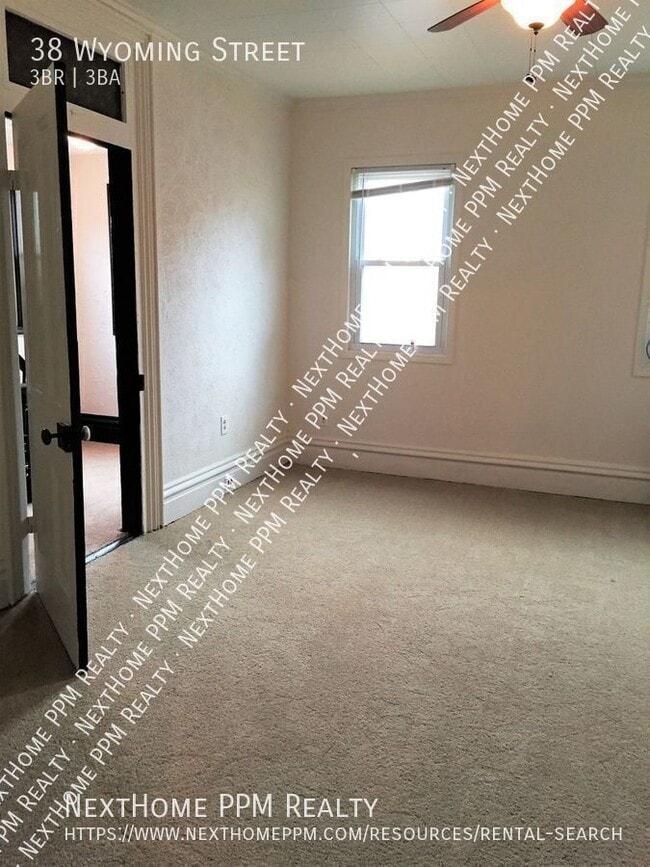 Building Photo - 38 Wyoming St