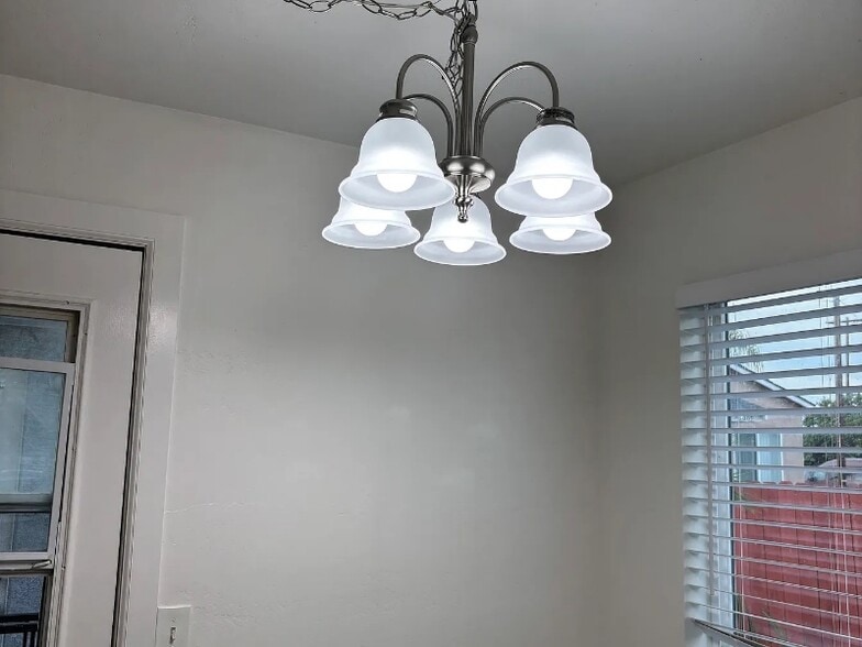 Building Photo - 3676 Euclid Ave