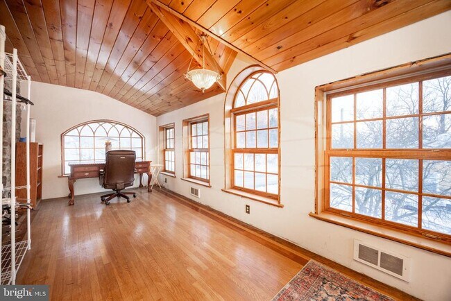 Building Photo - 2568 Pike Ave