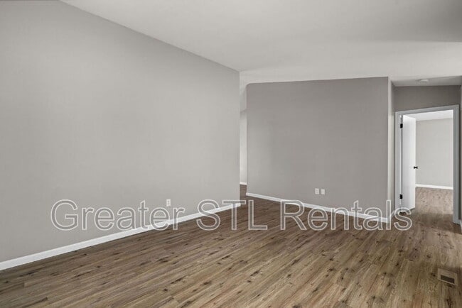 Building Photo - 208 Laurelwood Dr