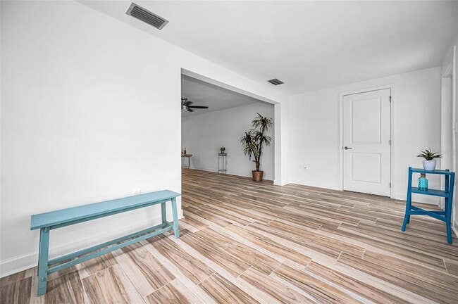 Building Photo - 4200 Hampton Dr