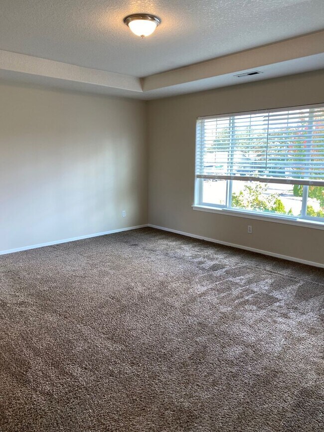 Building Photo - 64th Way House