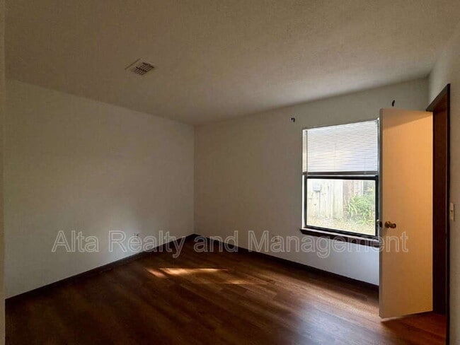 Building Photo - 4655 Trevi Dr