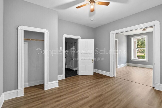 Building Photo - 5130 Kensington Ave