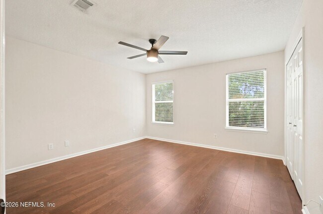 Building Photo - 577 Scrub Jay Dr