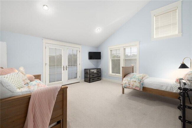 Building Photo - 46 Carnegie Heights Dr