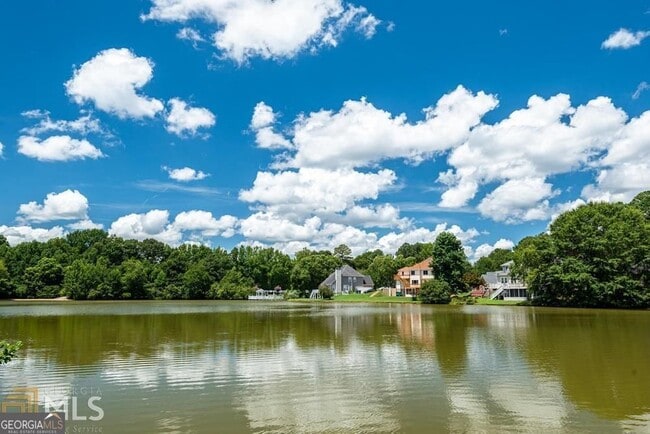 Building Photo - 225 Heritage Lake Dr