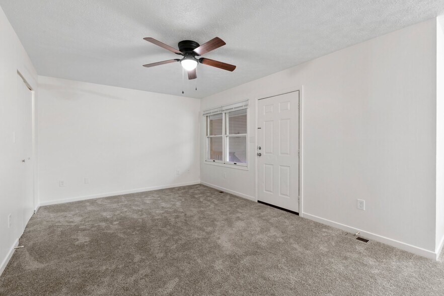 Building Photo - 3 W Rosecrest St