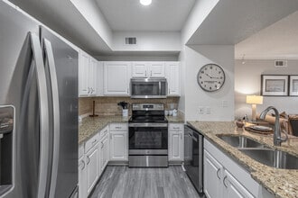 Interior Photo - Park at Riverdale