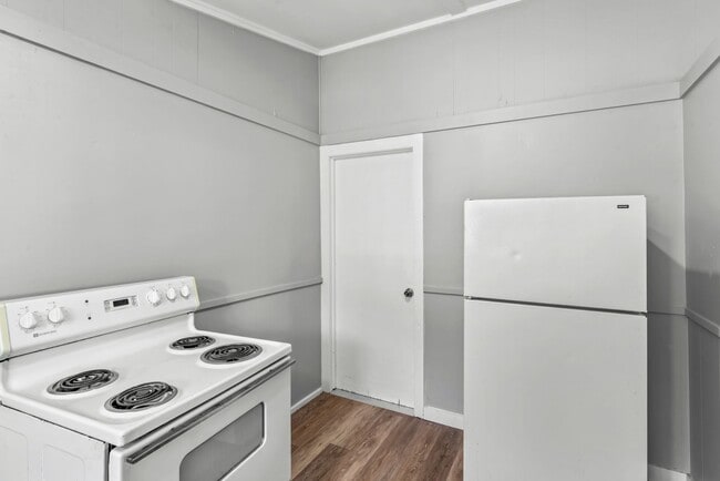 Building Photo - Affordable Comfort in Independence — 1-Bed...