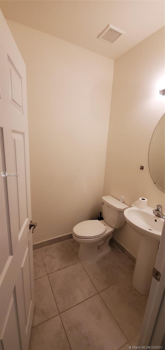 Building Photo - 6538 S Anise Ct