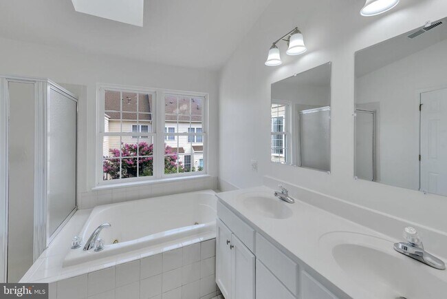 Building Photo - 42704 Sandman Terrace