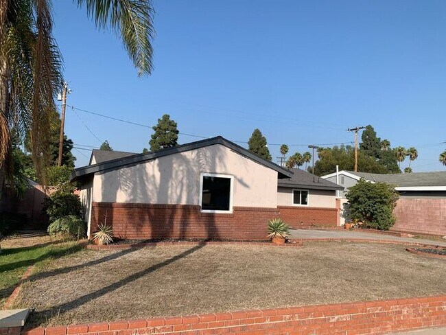 Building Photo - FANTASTIC 4BD 2BA HOUSE FOR LEASE ON CUL D...