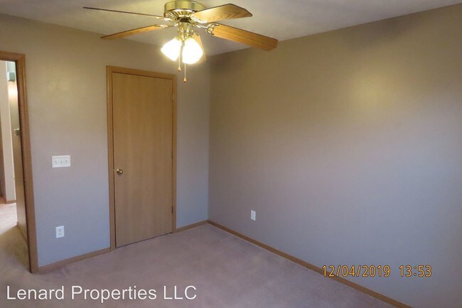 Building Photo - 4425-4427 W La Siesta St