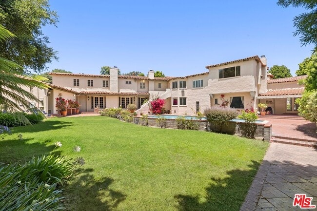 Building Photo - 1029 Chevy Chase Dr