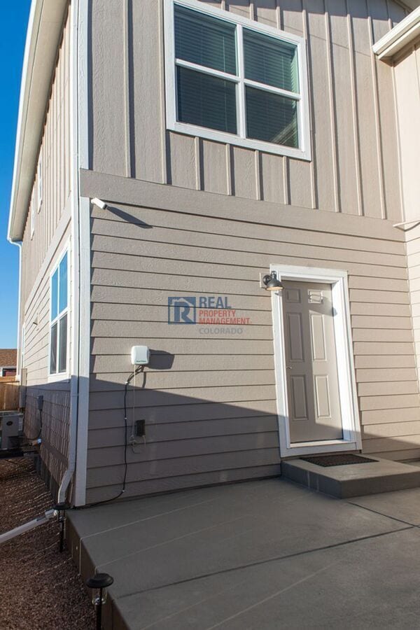 Building Photo - 897 Great Plains Ave