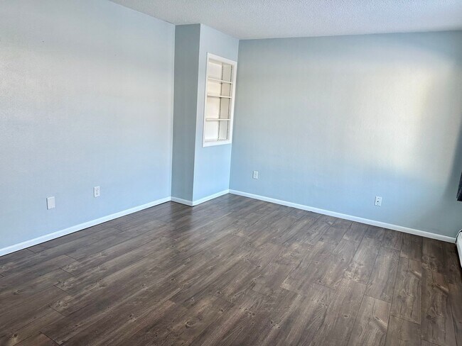 Building Photo - RADER 1321