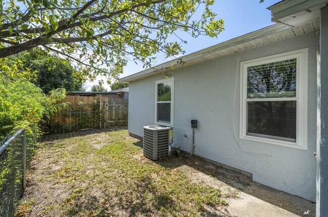 Building Photo - 3712 Burnham Way