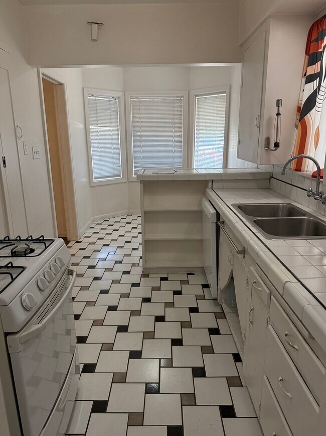 Building Photo - 2232 N 14th St