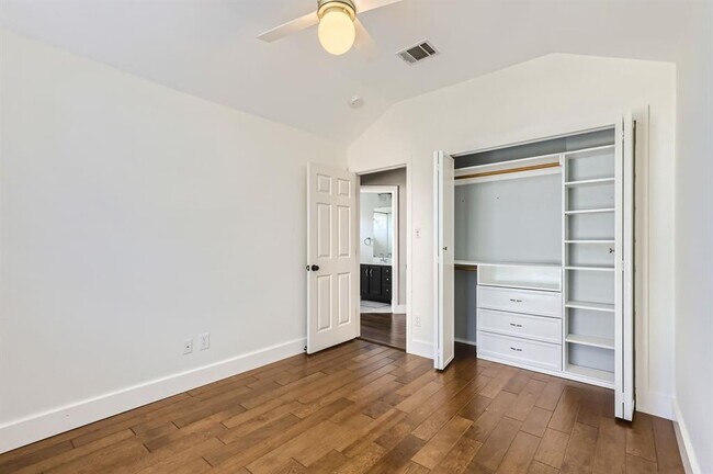 Building Photo - 3805 Mankins Way