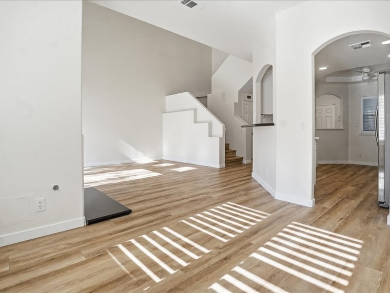 Building Photo - 356 Carrione Ct