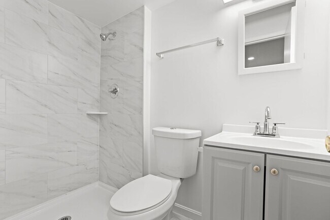 Building Photo - Modern Comfort in Sought-After Gaithersburg