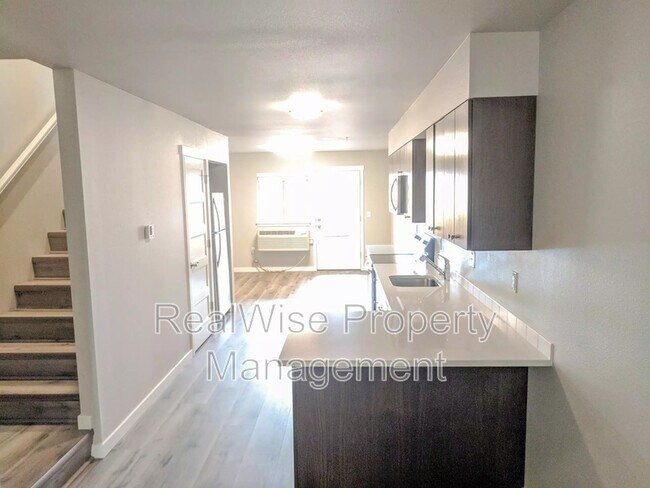 Building Photo - 8300 SE Flavel St
