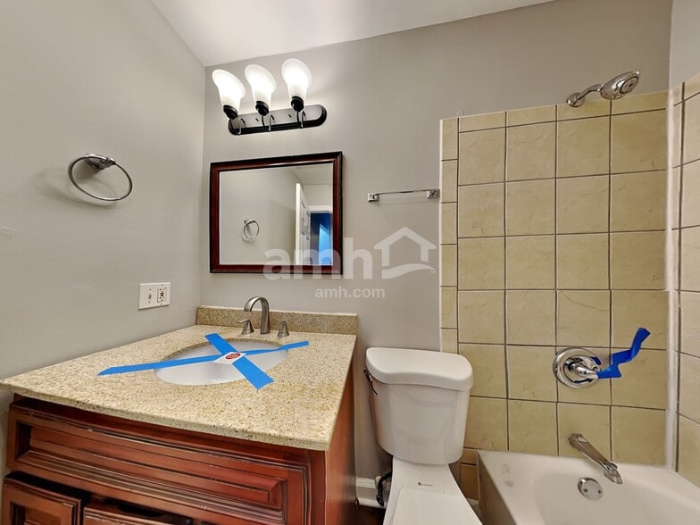 Building Photo - 132 Bush Dr