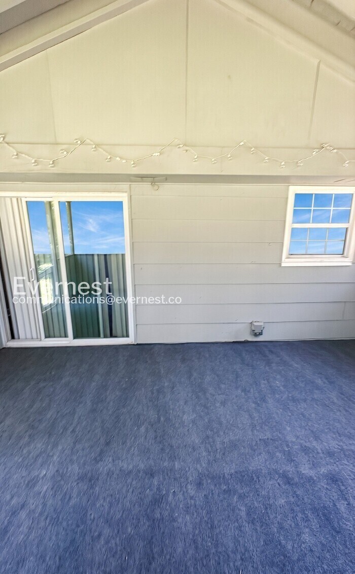 Building Photo - 742 Winter Ln