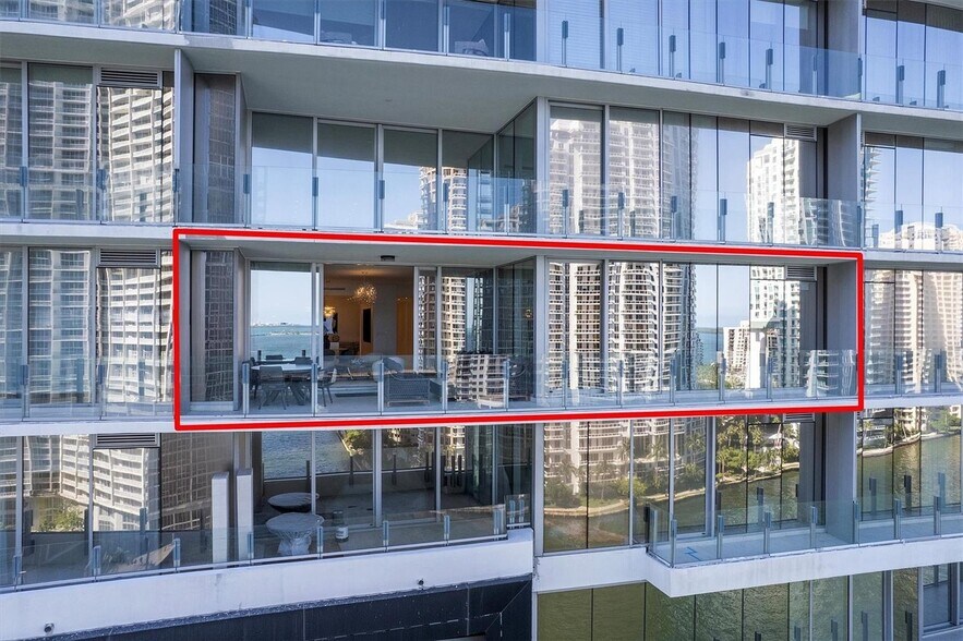 Building Photo - 300 Biscayne Boulevard Way