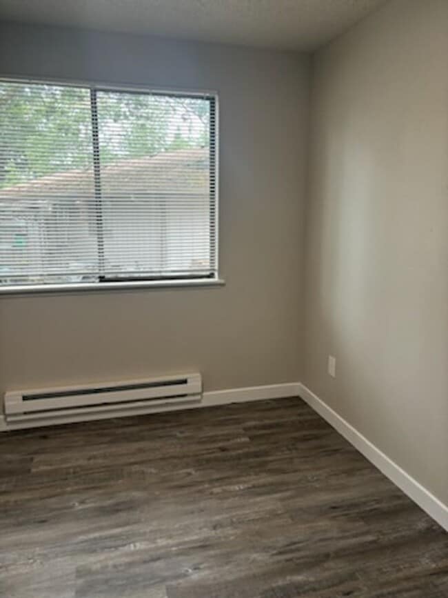 Building Photo - BOY11413-15 2P