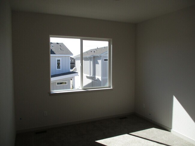 Building Photo - 3 Bed, 2.5 Bath Home in Berthoud - Built 2024 - 2-Car Garage - Available NOW!!!
