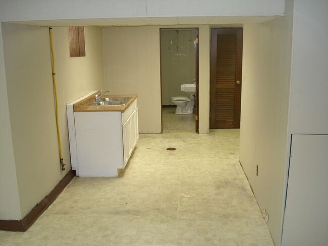 Building Photo - 400-402 2nd Street SW