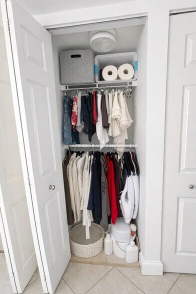 Building Photo - 540 Brickell Key Dr