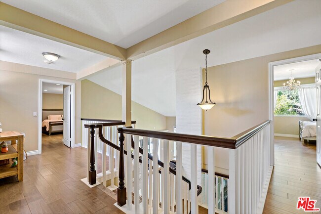 Building Photo - 683 Triunfo Canyon Rd