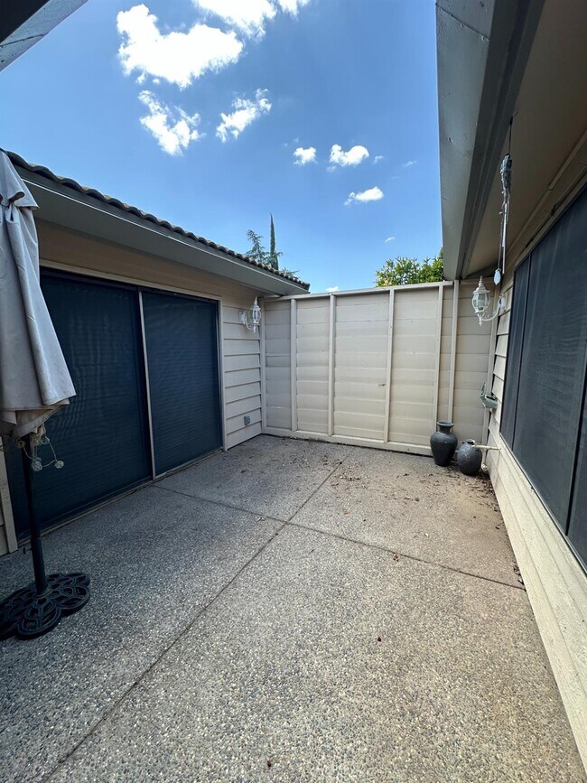 Building Photo - 6201 N West Ave