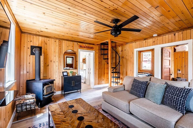 Building Photo - 1697 Warren Wagon Rd