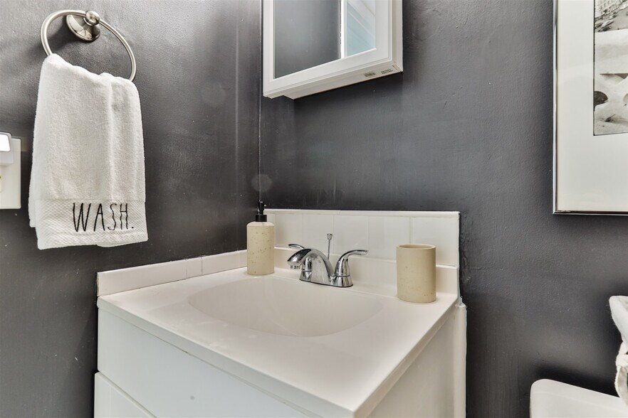 Building Photo - 1510 Ocean Shore Blvd