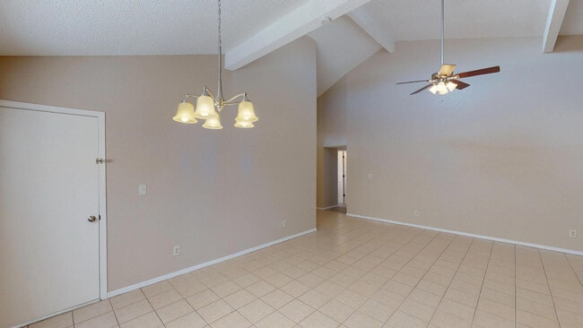Building Photo - 1108 Coyote Ln