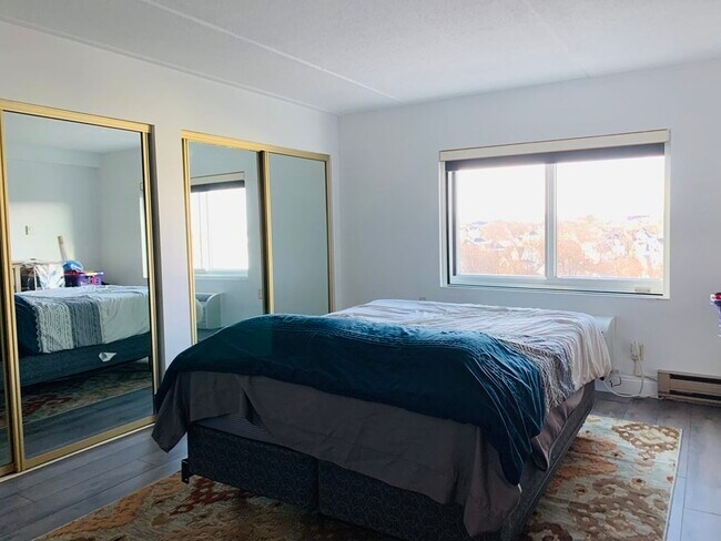 Building Photo - 100 Cove Way