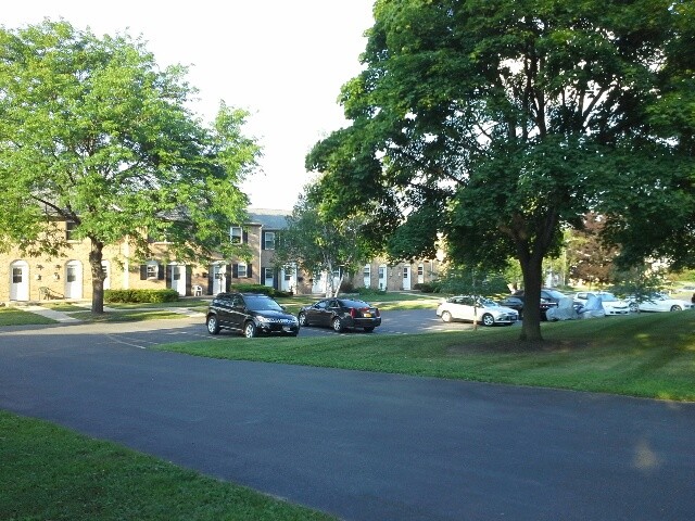 Building Photo - Northwood Townhouses