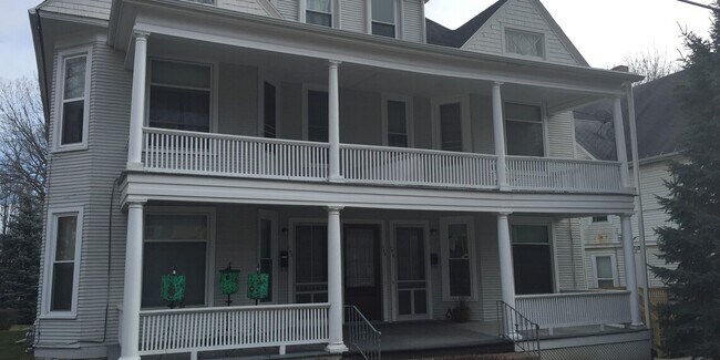 Building Photo - 196 Alpine St