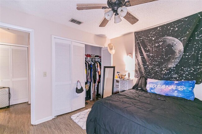 Building Photo - 1547 NE 2nd St