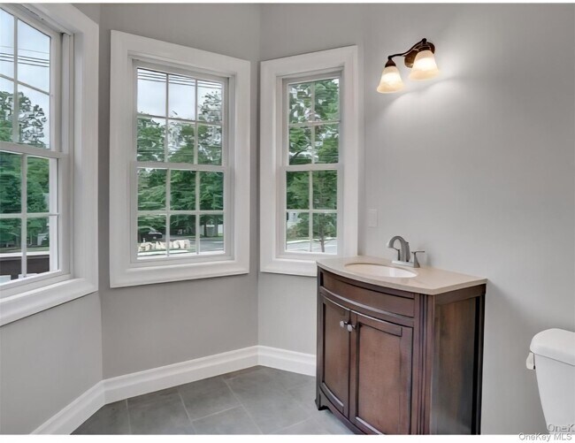 Building Photo - 9 Linda Ln