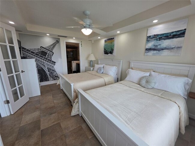 Building Photo - 6295 Bahia Del Mar Cir
