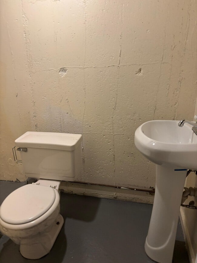 Building Photo - 19449 W Chicago