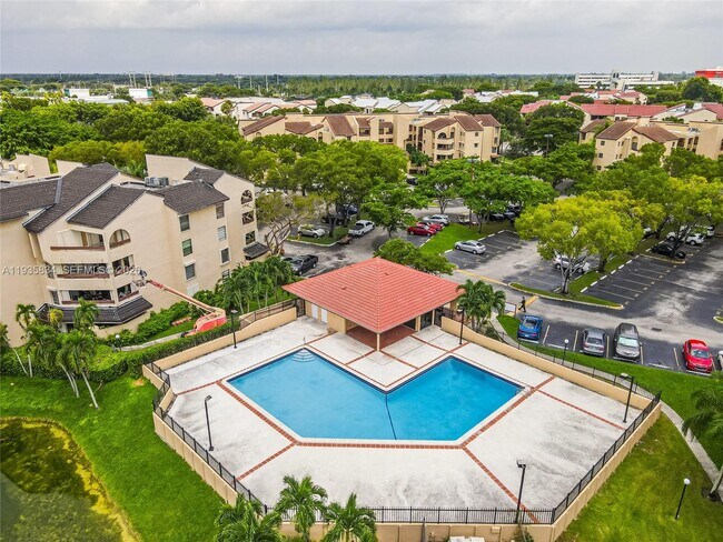 Building Photo - 9255 SW 125th Ave