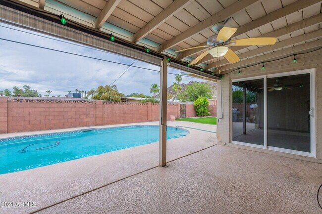 Building Photo - 1320 E Orchid Ln
