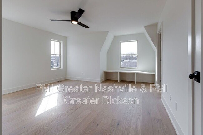 Building Photo - 539 Midnight Wy