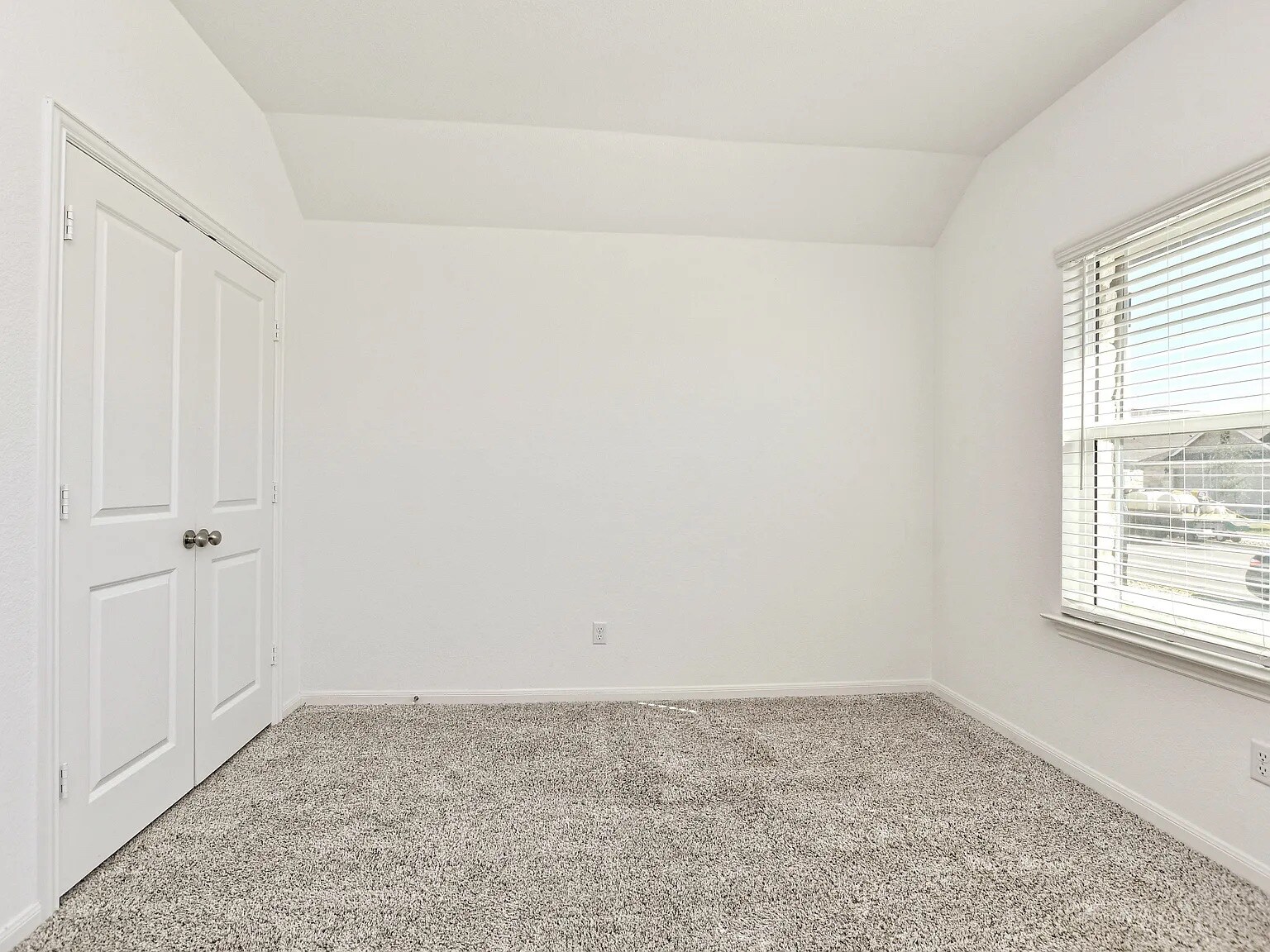 Building Photo - Room in House on Panzano Dr